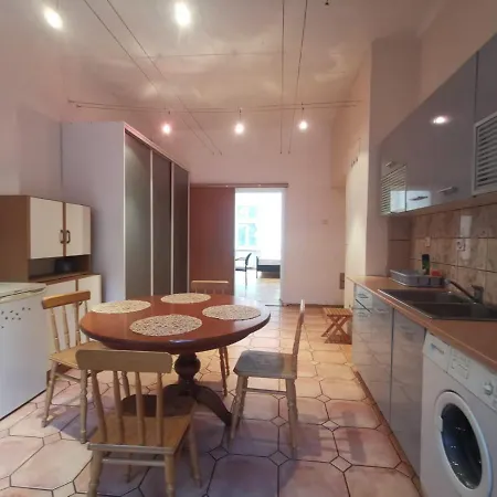 Friedleina 3, Ground Floor Apartamento *